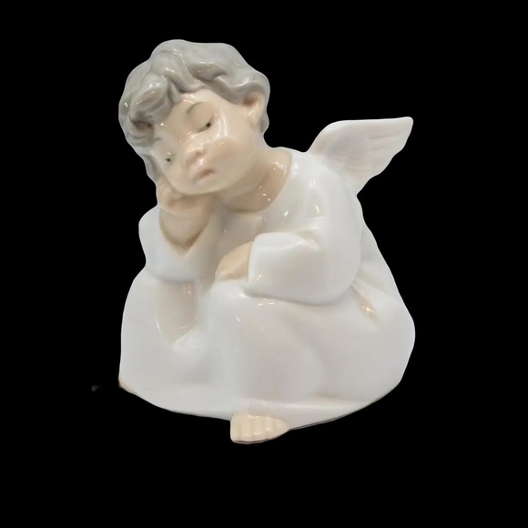 Lladro #4530 Setting Angel Thinking - Picture 4 of 8